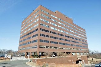2 Executive Dr Unit 808, Fort Lee, NJ 07024