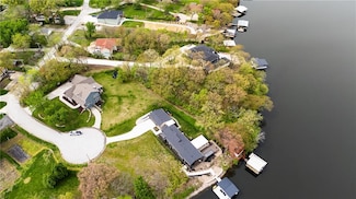 1676 NE Ozark Dr, Lee's Summit, MO 64086