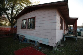 913 Paul St, Pasadena, TX 77506