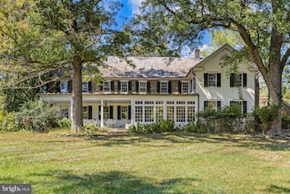 6693 Groveland Rd, Pipersville, PA 18947