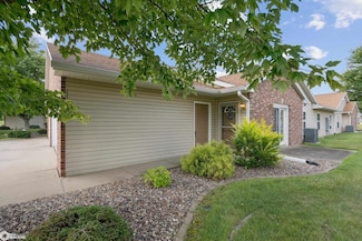 620 Layne Dr, West Burlington, IA 52655