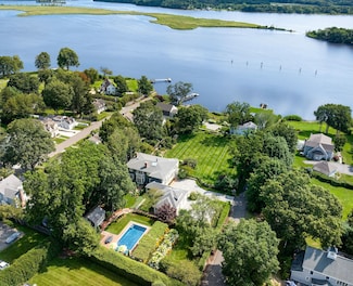 7 Dickinson Ln, Essex, CT 06426