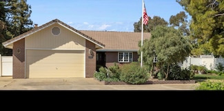 17755 E Collier Rd, Acampo, CA 95220