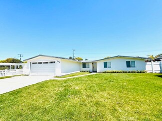 236 Loyola Rd, Costa Mesa, CA 92626