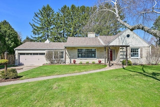 830 W Apple Tree Rd, Milwaukee, WI 53217