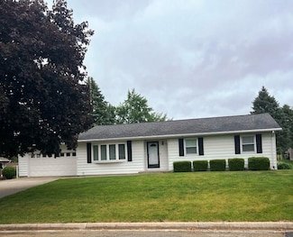 208 E Palm Dr, Lena, IL 61048