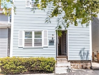 28 Dixon St Unit 30, Newport, RI 02840