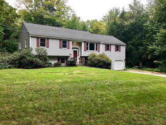 35 Holmeswood Dr, Sandown, NH 03873