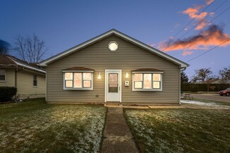 40 S Hawthorne Blvd, Mundelein, IL 60060