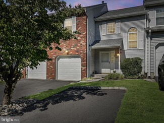 23 Heritage Ct, Ewing, NJ 08628