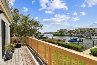 4304 Harbor House Dr, Tampa, FL 33615