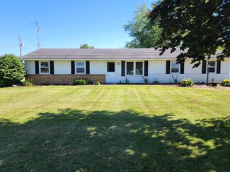 6027 S Appaloosa Dr, Columbia City, IN 46725