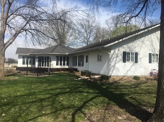 820 N Martin Ave, Kahoka, MO 63445
