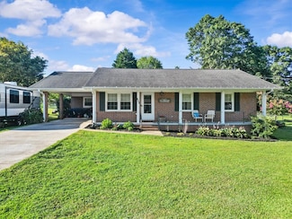 734 Tanglewood Dr, Seneca, SC 29672