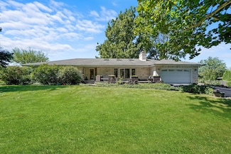 9040 S 83rd Ave, Hickory Hills, IL 60457