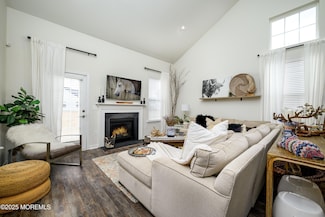 18 Chepstow Rd, Plumsted, NJ 08533