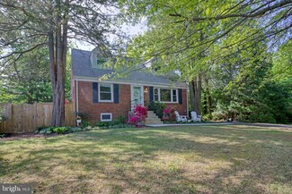3815 Whispering Ln, Falls Church, VA 22041