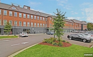 120 Georges Rd Unit 312, New Brunswick, NJ 08901
