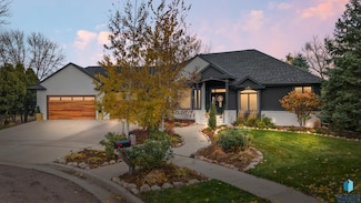 6004 S Prairie View Cir, Sioux Falls, SD 57108