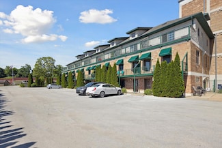 1117 Broad St Unit T6, Saint Joseph, MI 49085