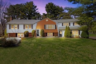 8 Massasoit Cir, East Walpole, MA 02032