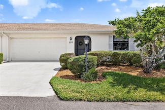 2012 Hereford Dr, Sun City Center, FL 33573