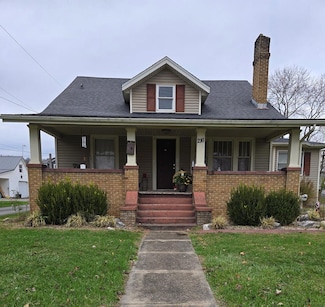 216 W Maple Ave, Oak Hill, OH 45656