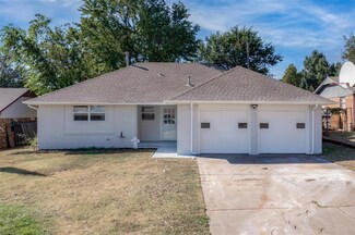 5412 NW 65th St, Warr Acres, OK 73132