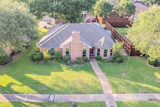 1107 Navajo Cir, Carrollton, TX 75007