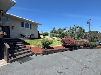 5228 S Etna St, Klamath Falls, OR 97603