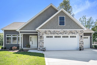 233 Markus Glen Dr, Plainwell, MI 49080