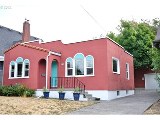 4614 NE Halsey St, Portland, OR 97213