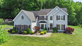 7943 Shire Ln, Victor, NY 14564