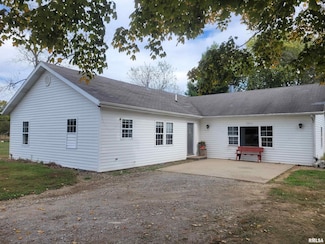 10270 N Reynolds Ln, Mount Vernon, IL 62864