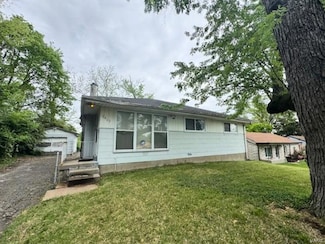 2403 Gardner Dr, Saint Louis, MO 63136