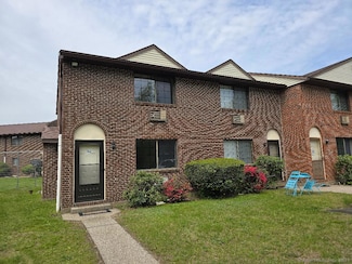 100 Mark Ln Unit F1, Waterbury, CT 06704