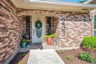 233 Bradford Dr, Hurst, TX 76053