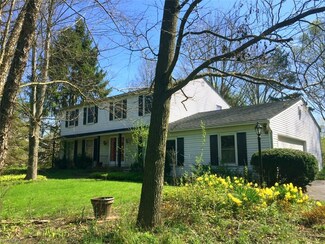 14819 Russell Ln, Novelty, OH 44072