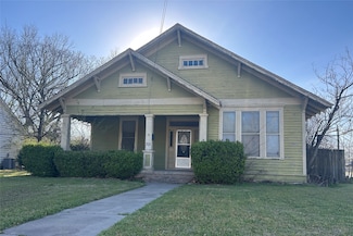 701 S Clements St, Gainesville, TX 76240