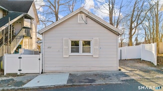 257 N State St, Ansonia, CT 06401