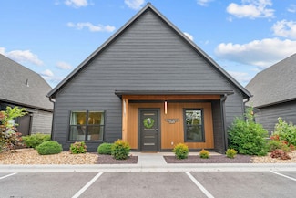 187 Poolside Pass Unit 28, Hollister, MO 65672