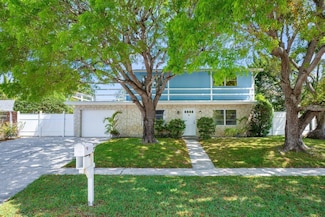 7 Willow Rd, Jupiter, FL 33469
