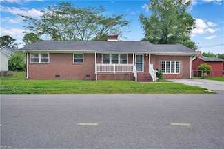 40 Moss Ave, Hampton, VA 23669