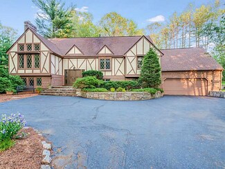 21 Georgiana Dr, Cumberland, RI 02864