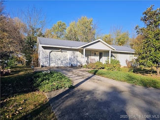 2021 Long Ln, Eldon, MO 65026