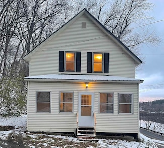 428 Coventry St, Newport, VT 05855