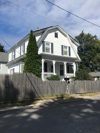39 Crane St, Swansea, MA 02777