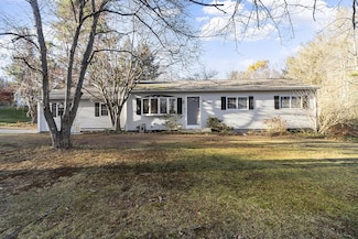 4 Crown Rd, Westford, MA 01886