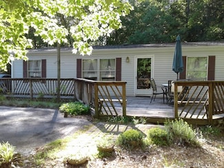 299 Hawthorne Dr, Bracey, VA 23919