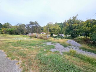 1300 Jackson Bend Rd, Lenoir City, TN 37772